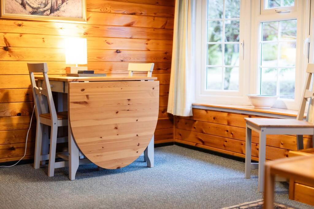 Cozy Norwegian Style Log Cabin In Rural Snowdonia - 2 Bedrooms & Parking By Seren Short Stays Ffestiniog 外观 照片