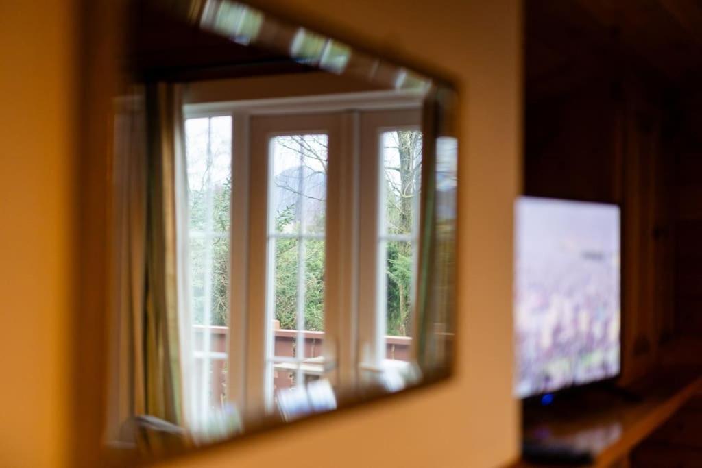 Cozy Norwegian Style Log Cabin In Rural Snowdonia - 2 Bedrooms & Parking By Seren Short Stays Ffestiniog 外观 照片